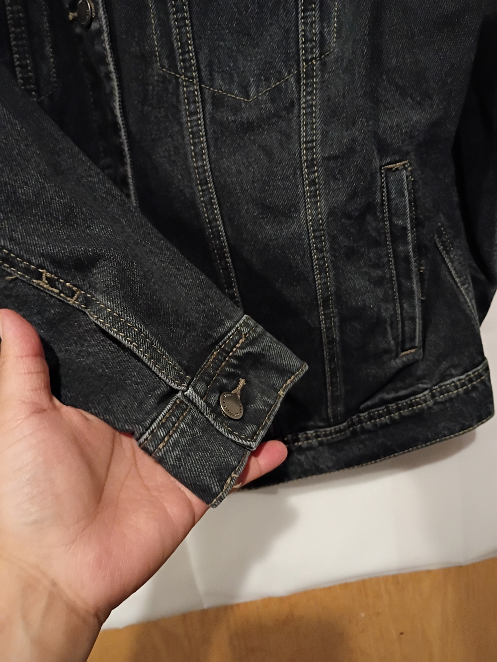 Universal Thread Small "Washed Black" Denim Jacket - Picture 3 of 3